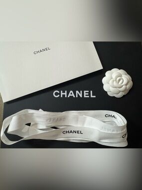 CHANEL •💯% Authentic Iconic Magnetic Box Set w/Ribbon, Flower —and more on NOTES
